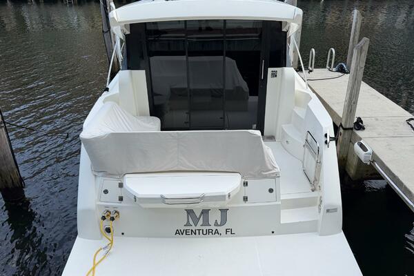 MJ 34ft Carver Yacht For Sale