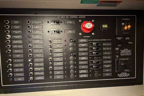 Carver C34 Yacht For Sale