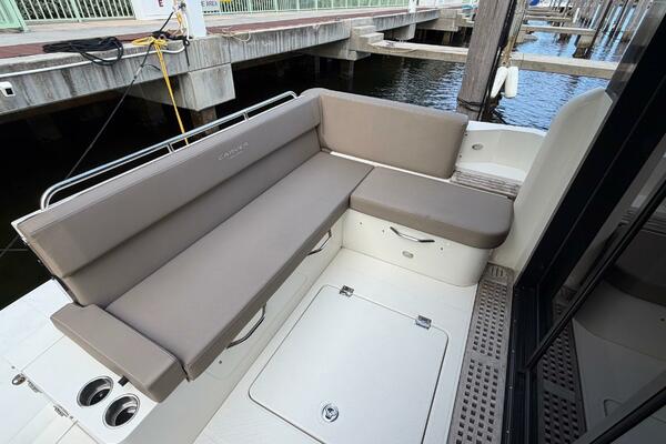 MJ 34ft Carver Yacht For Sale
