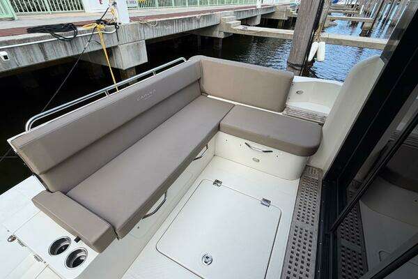 Carver C34 Yacht For Sale