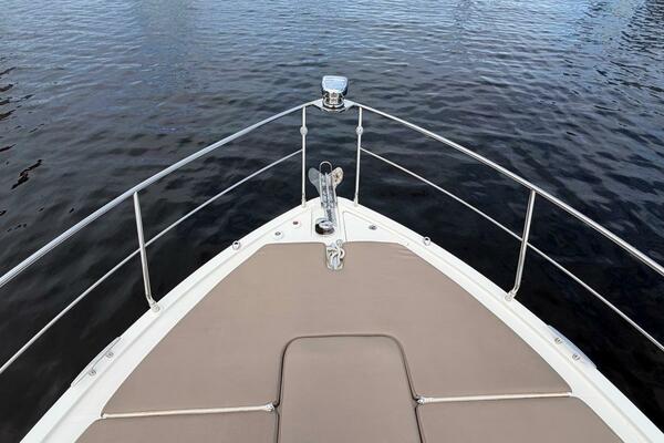 MJ 34ft Carver Yacht For Sale