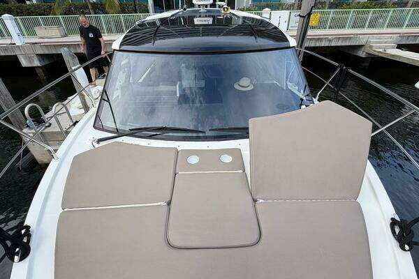 Carver C34 Yacht For Sale