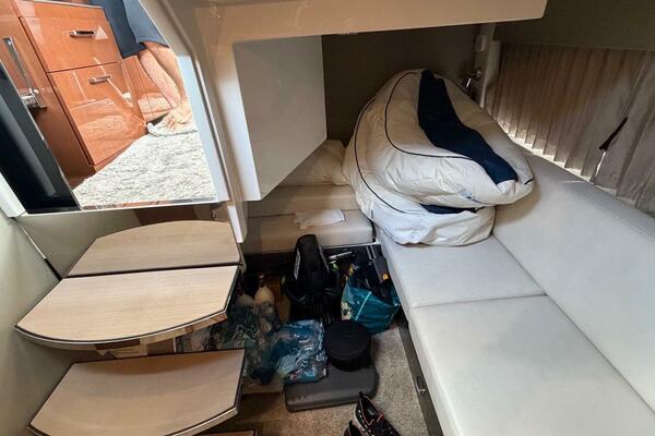 MJ 34ft Carver Yacht For Sale