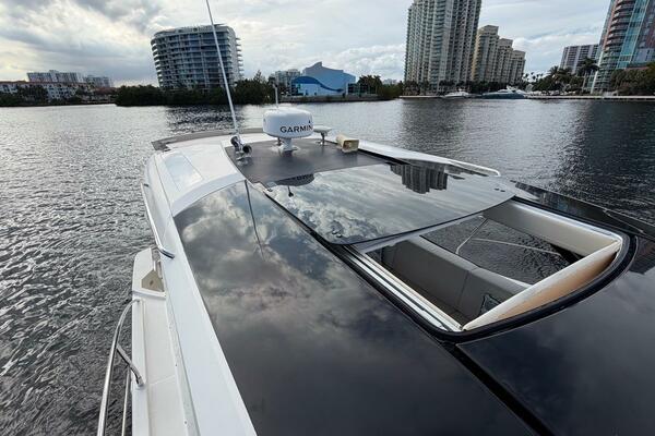 MJ 34ft Carver Yacht For Sale