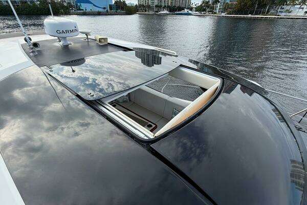 Carver C34 Yacht For Sale