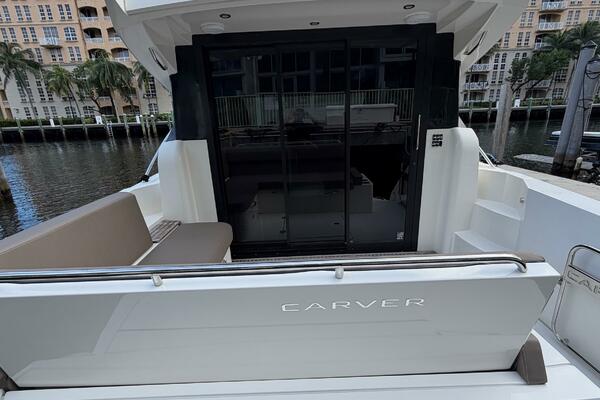 MJ 34ft Carver Yacht For Sale