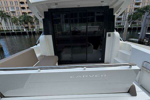Carver C34 Yacht For Sale