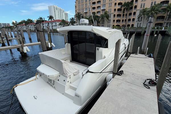 MJ 34ft Carver Yacht For Sale