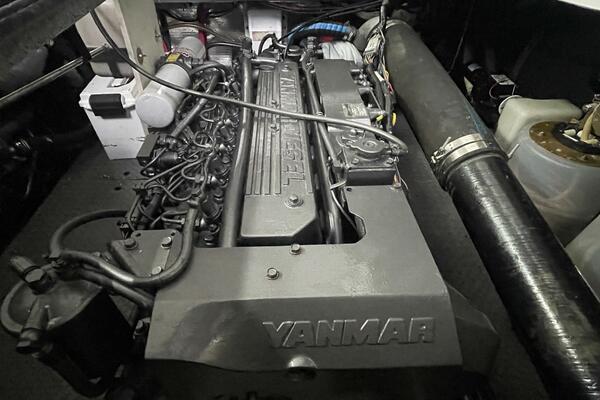 3880 Commodore