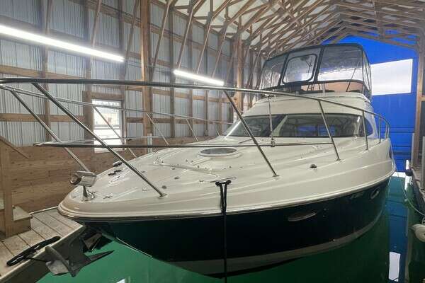38-ft-Regal-2004-3880 Commodore- Victoria British Columbia Canada  yacht for sale