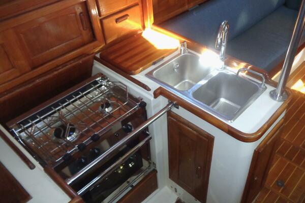 EVERYWHERE 34ft Pacific Seacraft Yacht For Sale
