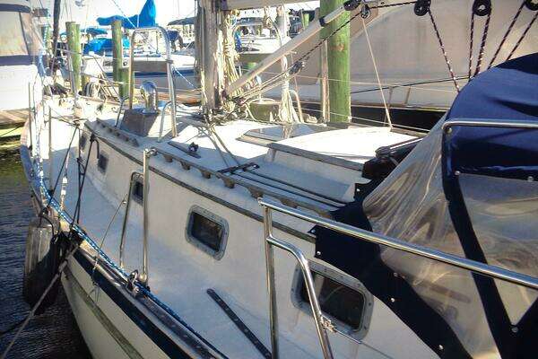 Pacific Seacraft 34 Yacht For Sale
