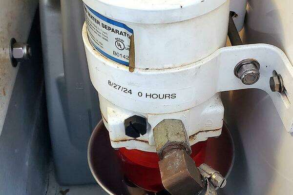 Mainship 430 Sedan Yacht For Sale