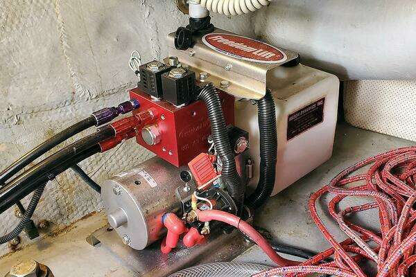 Mainship 430 Sedan Yacht For Sale