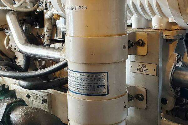 Mainship 430 Sedan Yacht For Sale