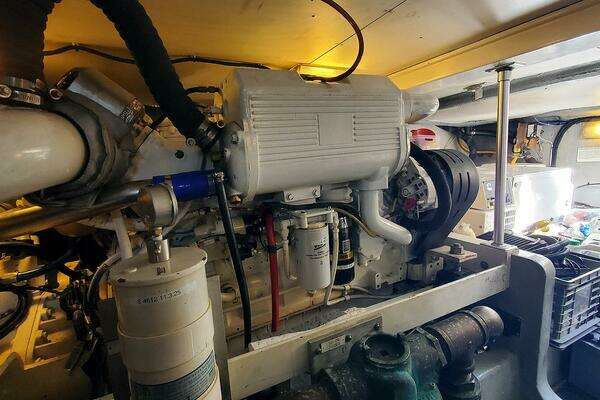 Mainship 430 Sedan Yacht For Sale