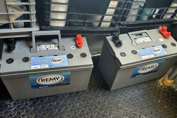 Mainship 430 Sedan Yacht For Sale