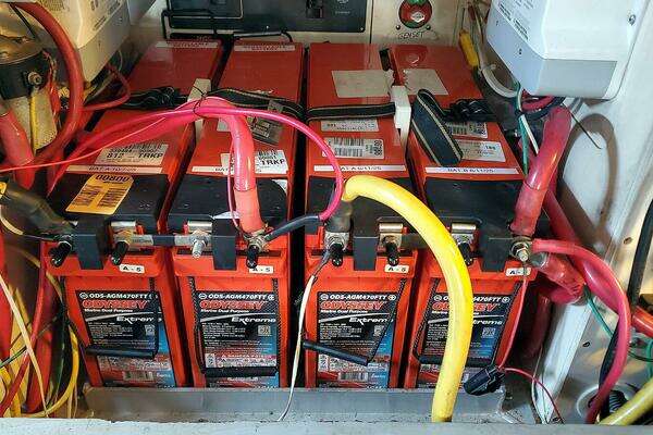 Mainship 430 Sedan Yacht For Sale