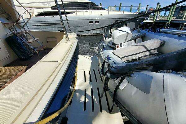 Mainship 430 Sedan Yacht For Sale
