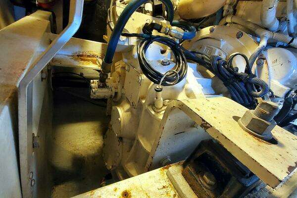 Mainship 430 Sedan Yacht For Sale