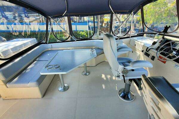 Mainship 430 Sedan Yacht For Sale