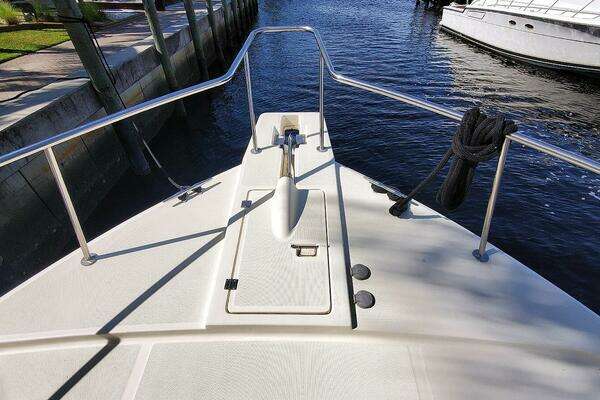 Mainship 430 Sedan Yacht For Sale