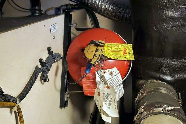 Mainship 430 Sedan Yacht For Sale