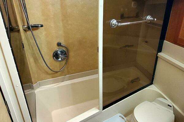 Mainship 430 Sedan Yacht For Sale