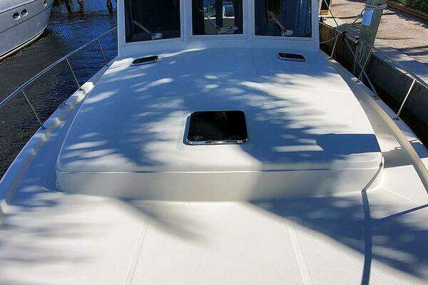 Mainship 430 Sedan Yacht For Sale