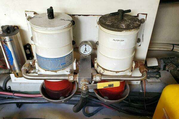 Mainship 430 Sedan Yacht For Sale