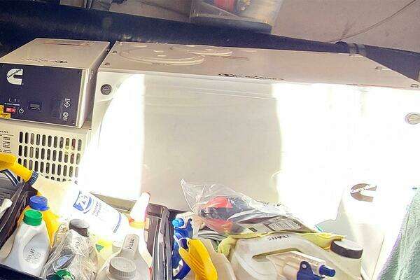 Mainship 430 Sedan Yacht For Sale