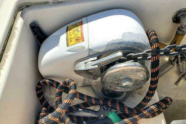 Mainship 430 Sedan Yacht For Sale