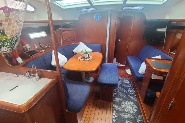 Seeress 39ft Beneteau Yacht For Sale