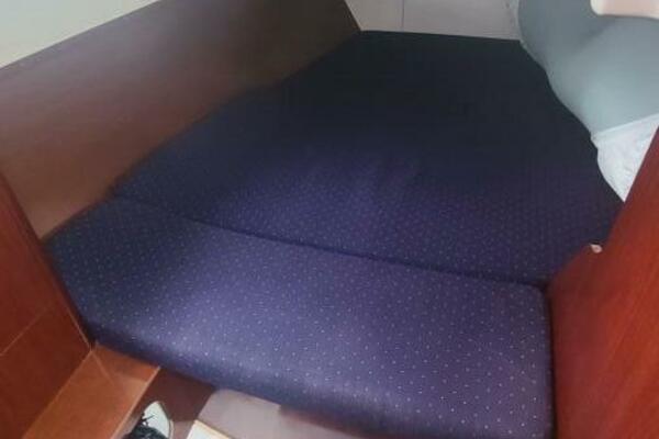 Seeress 39ft Beneteau Yacht For Sale