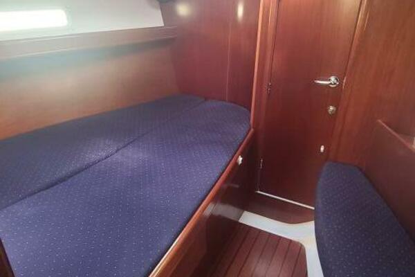 Seeress 39ft Beneteau Yacht For Sale