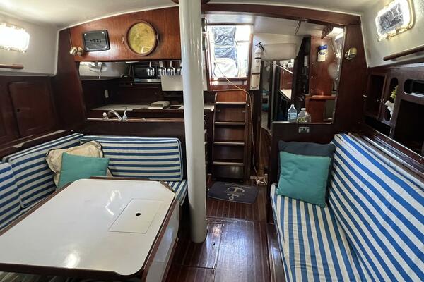 Longevity 46ft Morgan Yacht For Sale