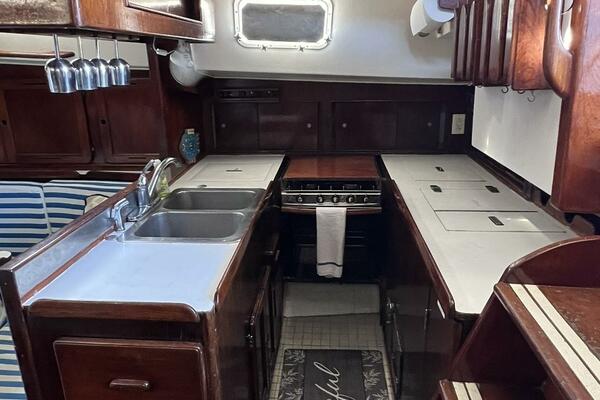 Longevity 46ft Morgan Yacht For Sale