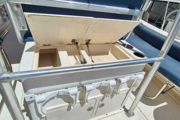 Voyager 33ft World Cat Yacht For Sale