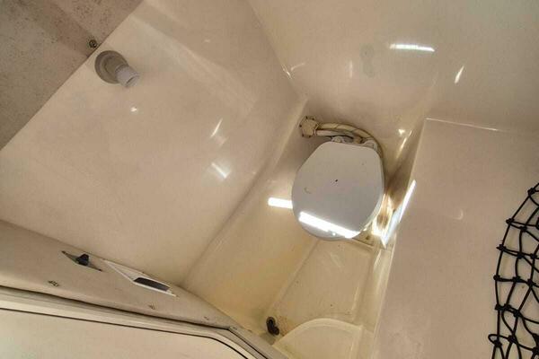 Voyager 33ft World Cat Yacht For Sale