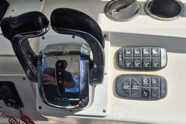 Voyager 33ft World Cat Yacht For Sale