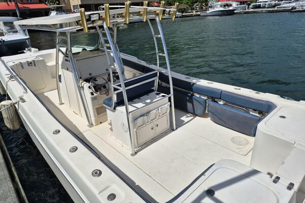 Voyager 33ft World Cat Yacht For Sale