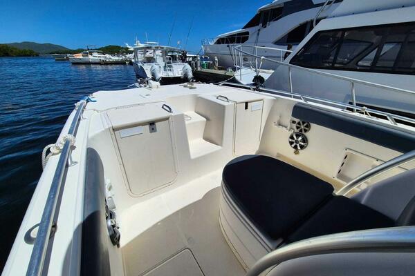 Voyager 33ft World Cat Yacht For Sale