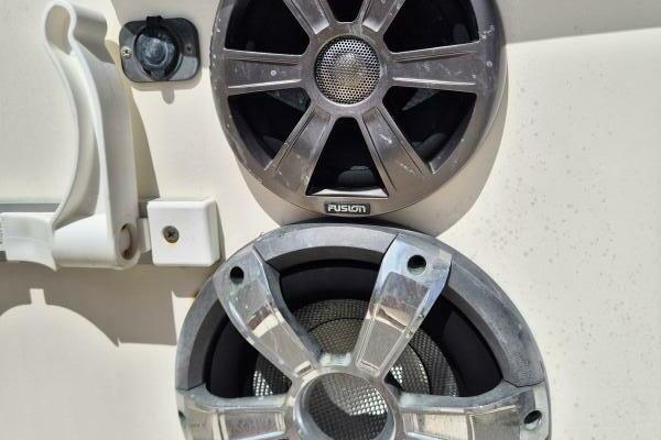 Voyager 33ft World Cat Yacht For Sale