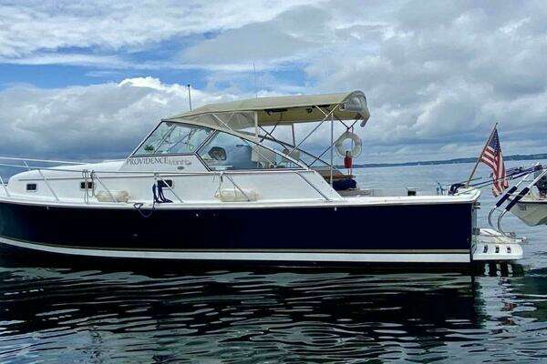 Photo of the 2000 Mainship 34 Pilot "Providence"