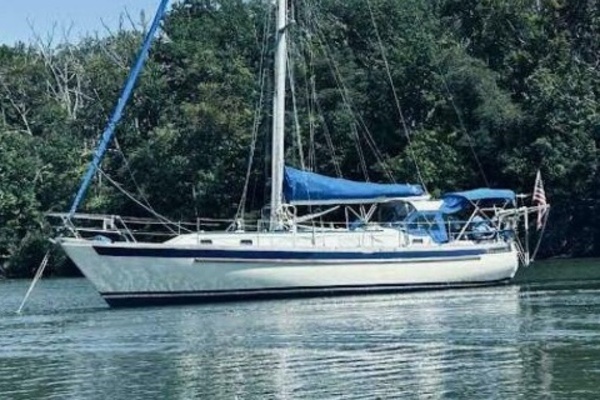43-ft-Slocum-1984-43-TROUVAILLE-Rock Hall Maryland United States yacht for sale
