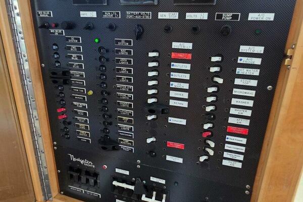 Toes in the Water 53ft Navigator Yacht For Sale