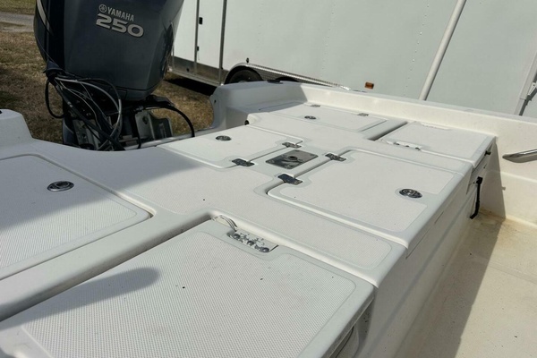 24ft NauticStar Yacht For Sale