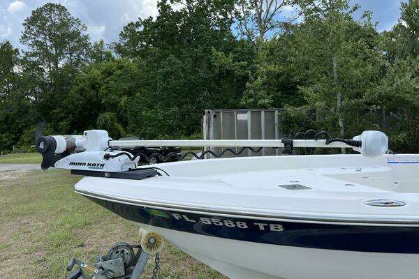 Photo of the 2008 NauticStar 2400 NauticBAY