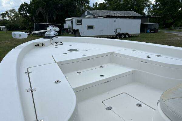 Photo of the 2008 NauticStar 2400 NauticBAY