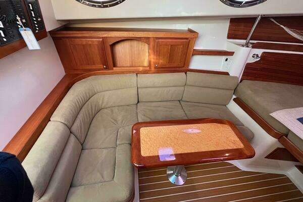 Back Cove 33 Hardtop Express Yacht For Sale